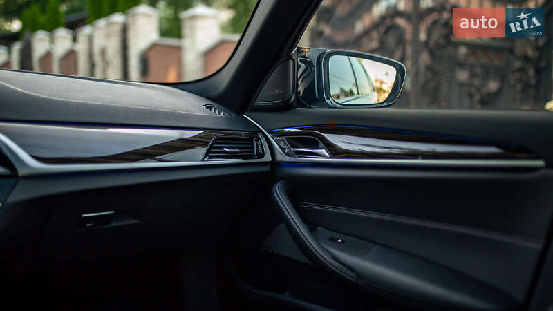 Седан BMW 5 Series 2019 в Черновцах