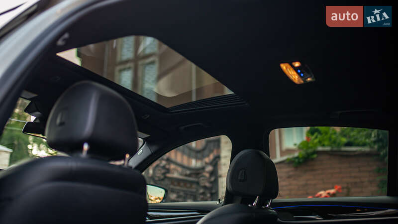 Седан BMW 5 Series 2019 в Черновцах