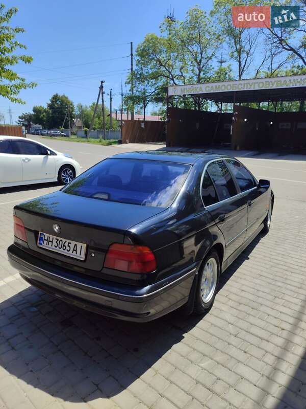 Седан BMW 5 Series 1998 в Овидиополе