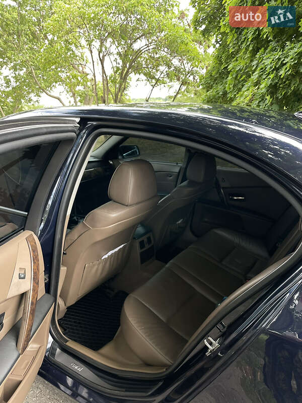 Седан BMW 5 Series 2004 в Чугуєві