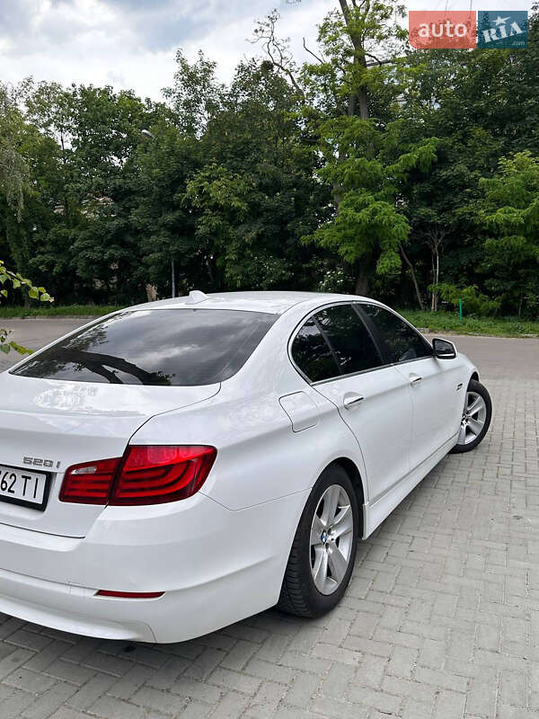 Седан BMW 5 Series 2012 в Львові
