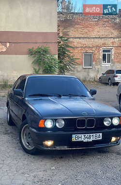 Седан BMW 5 Series 1992 в Одессе