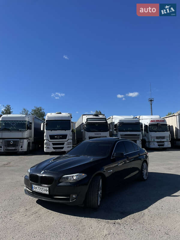 Седан BMW 5 Series 2012 в Звягелі