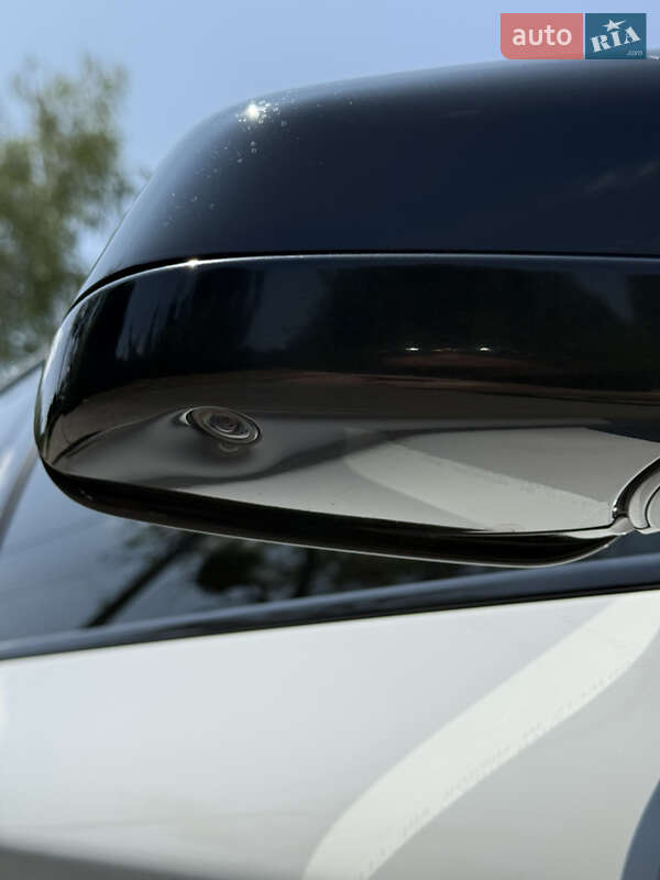 Седан BMW 5 Series 2012 в Дніпрі