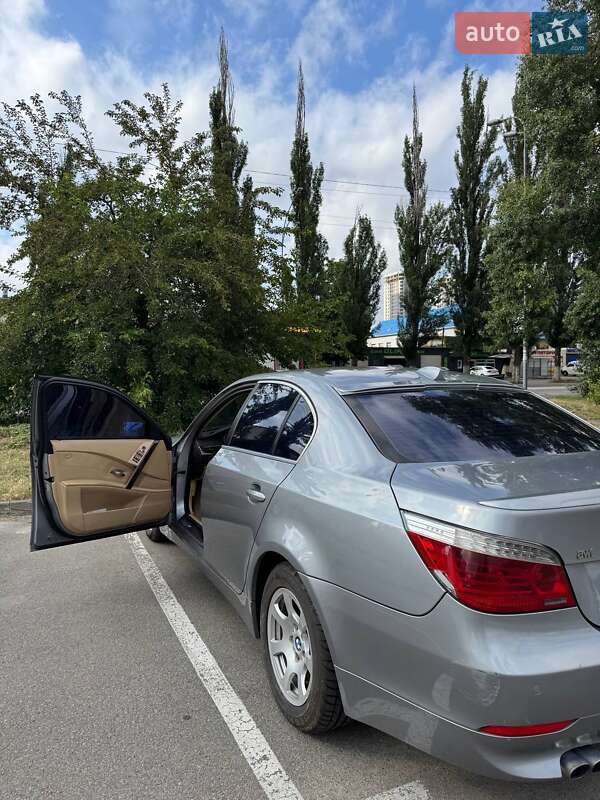 Седан BMW 5 Series 2004 в Киеве