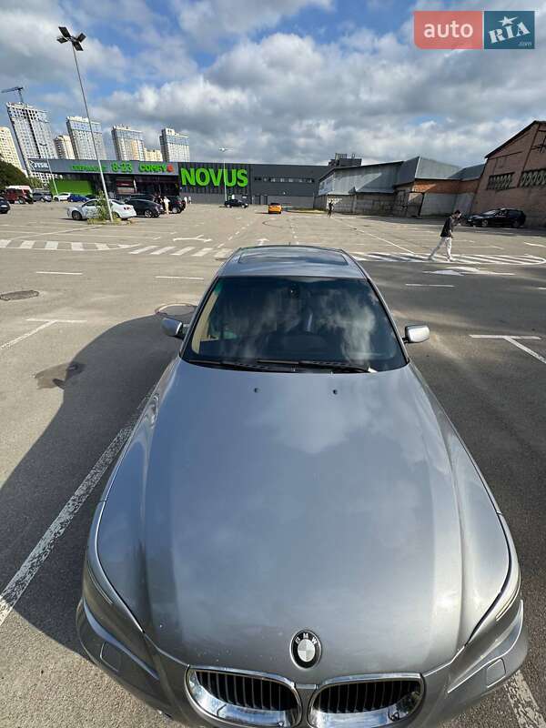 Седан BMW 5 Series 2004 в Киеве