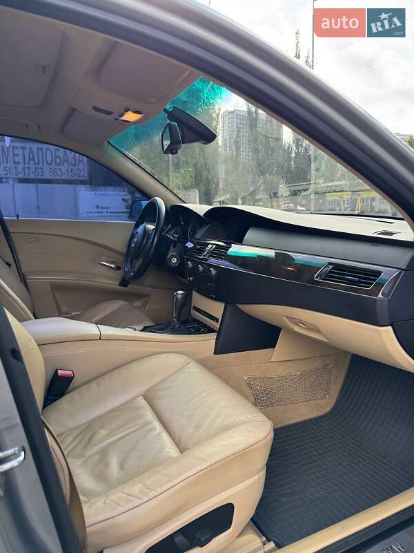 Седан BMW 5 Series 2004 в Киеве