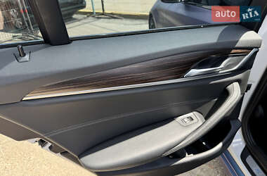 Седан BMW 5 Series 2018 в  фото 41 Седан BMW 5 Series 2018 в