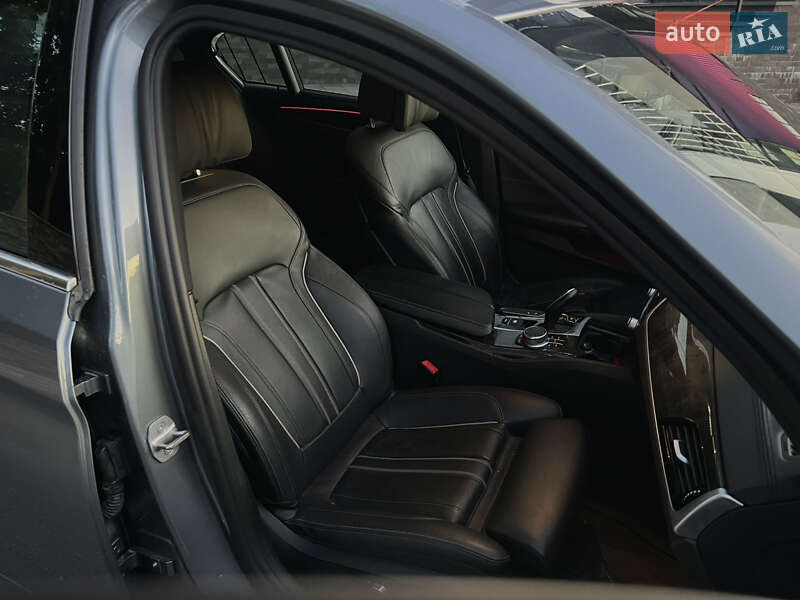 Седан BMW 5 Series 2017 в Чернигове фото 17 Седан BMW 5 Series 2017 в Чернигове