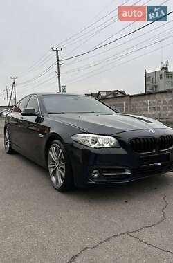 Седан BMW 5 Series 2015 в Львові