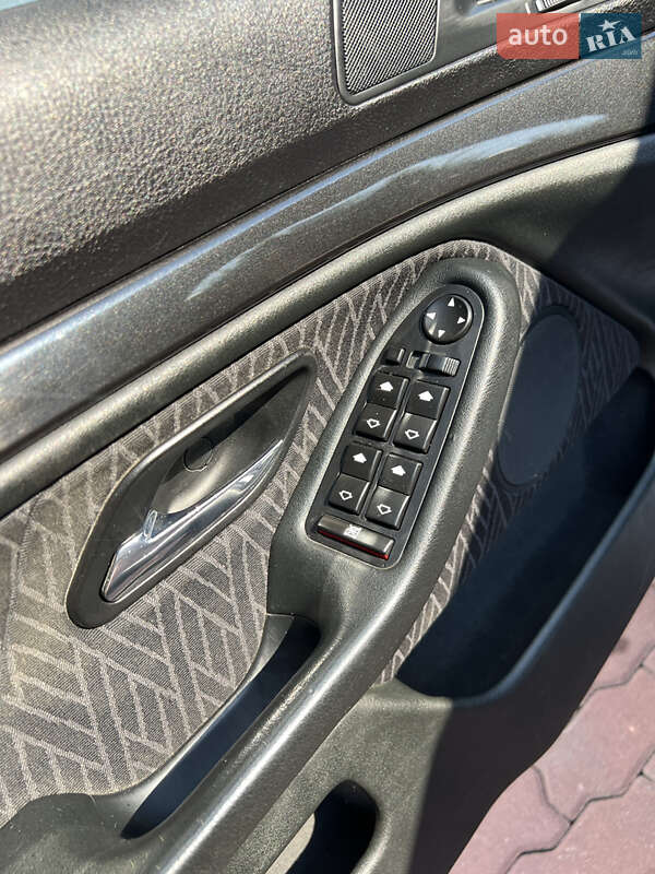 Седан BMW 5 Series 2002 в Чернівцях