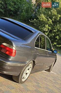 Седан BMW 5 Series 2000 в 