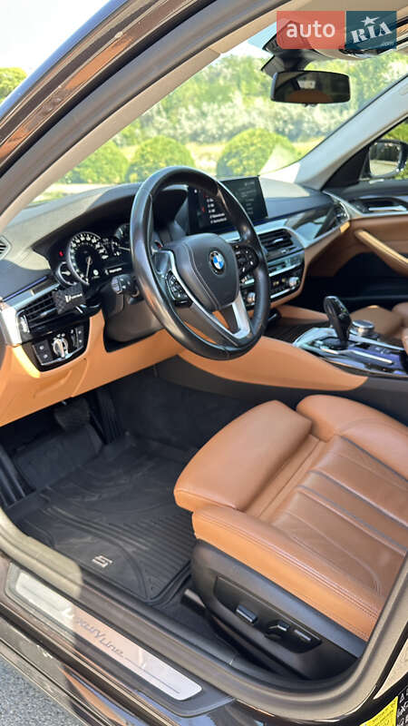 Седан BMW 5 Series 2017 в Дніпрі