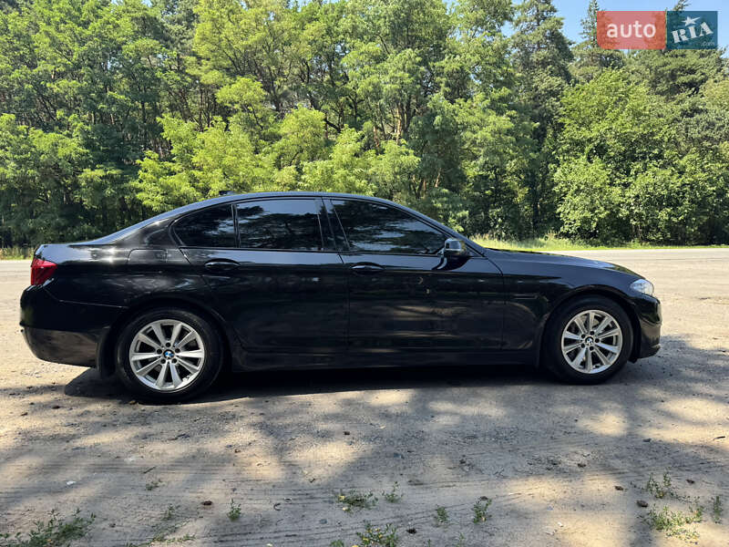 Седан BMW 5 Series 2014 в Кременчуці