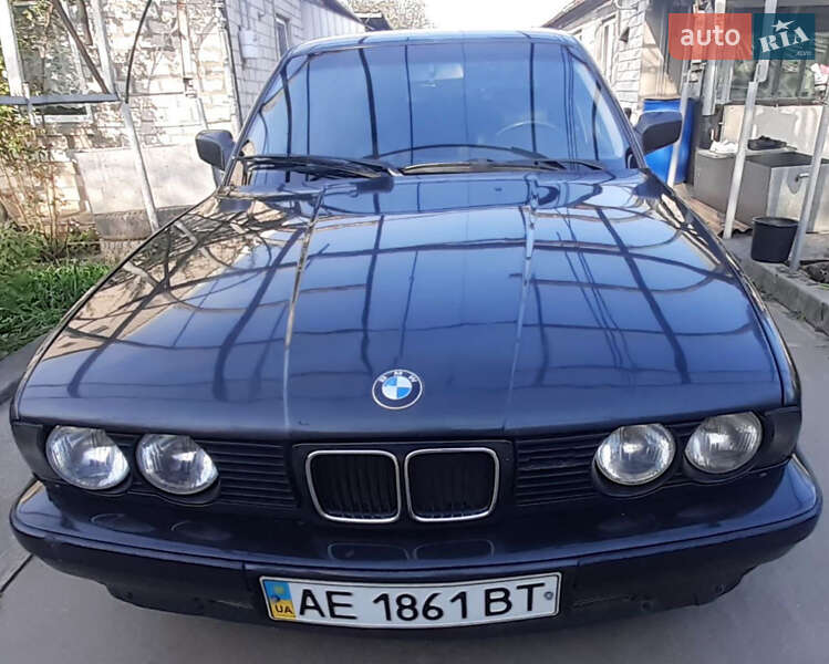 Седан BMW 5 Series 1990 в Криничках