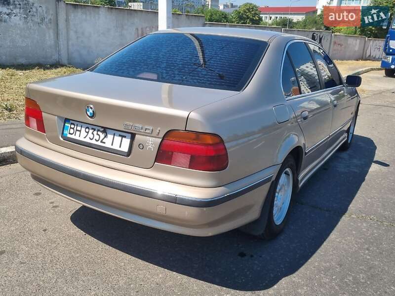 Седан BMW 5 Series 2000 в Одессе