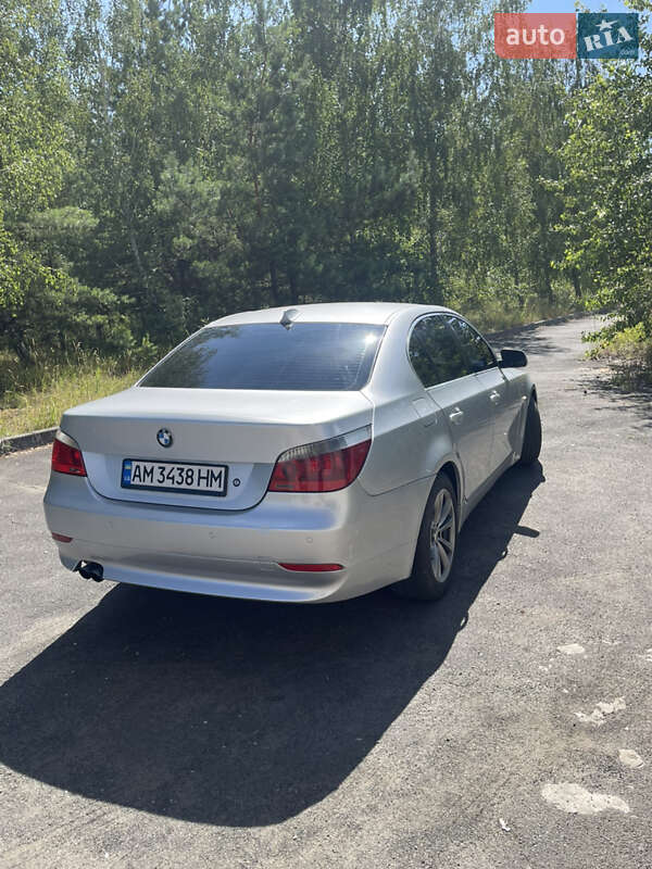 Седан BMW 5 Series 2003 в Киеве