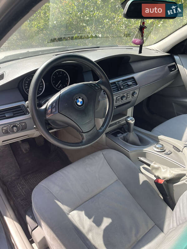 Седан BMW 5 Series 2003 в Киеве