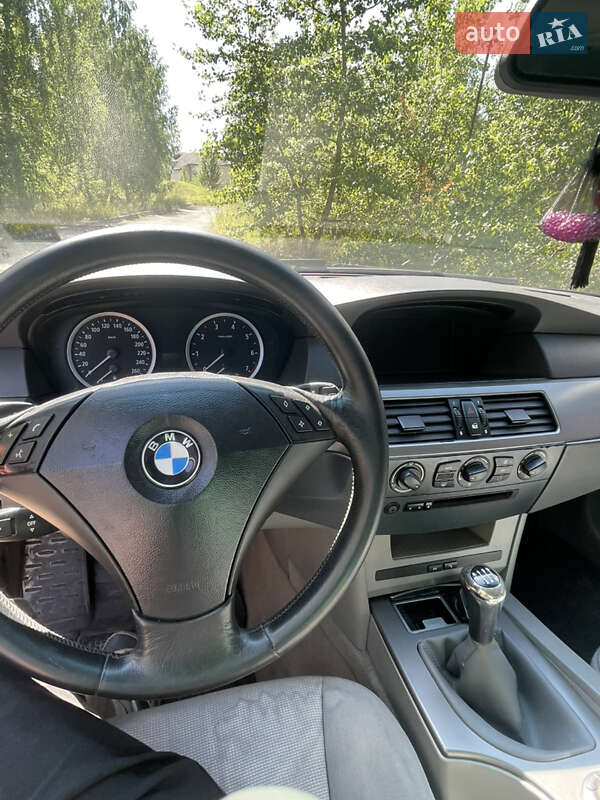 Седан BMW 5 Series 2003 в Киеве
