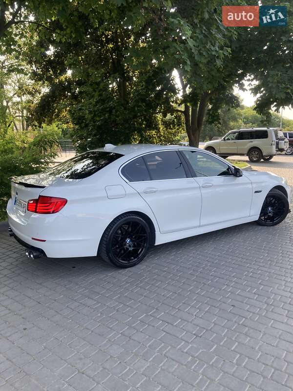Седан BMW 5 Series 2012 в Каменском