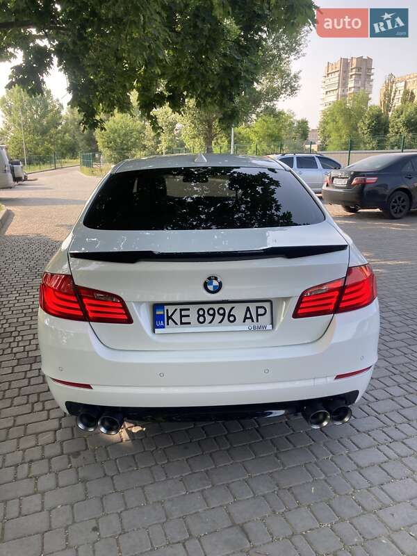 Седан BMW 5 Series 2012 в Каменском