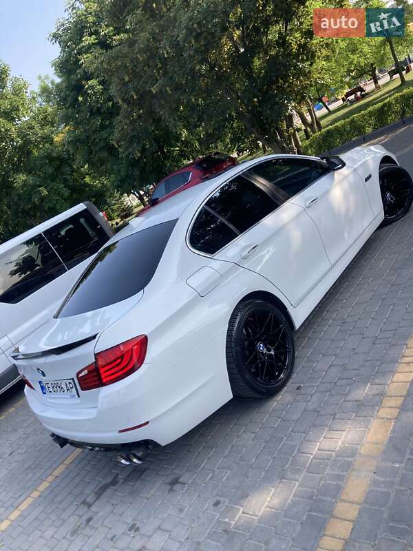 Седан BMW 5 Series 2012 в Каменском