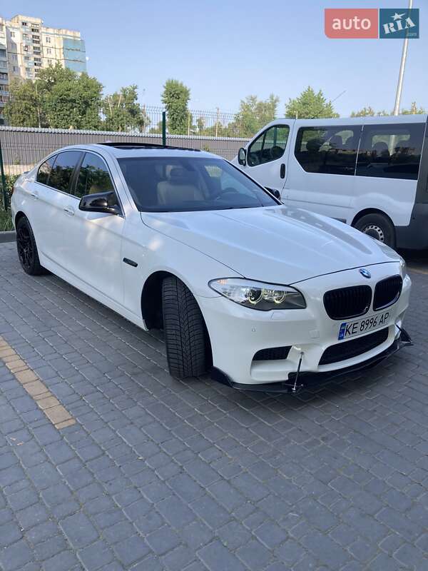 Седан BMW 5 Series 2012 в Каменском