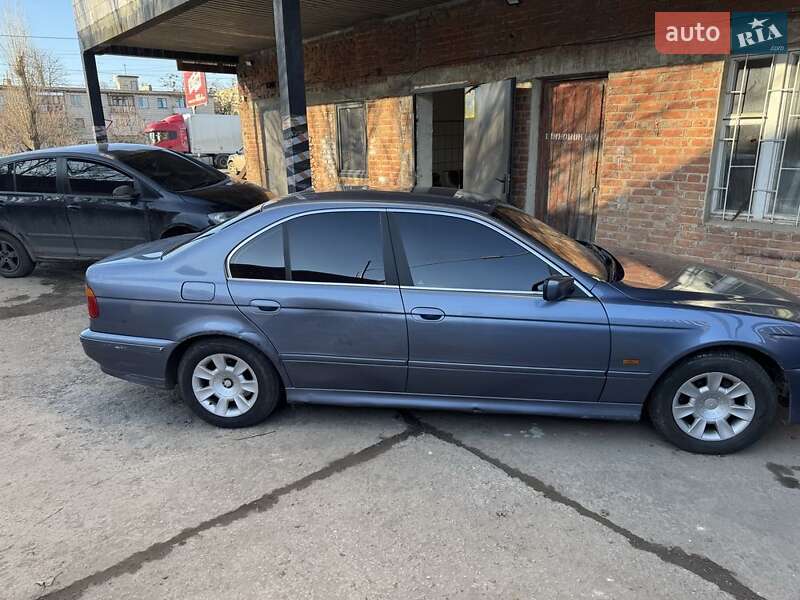 Седан BMW 5 Series 2001 в Сумах
