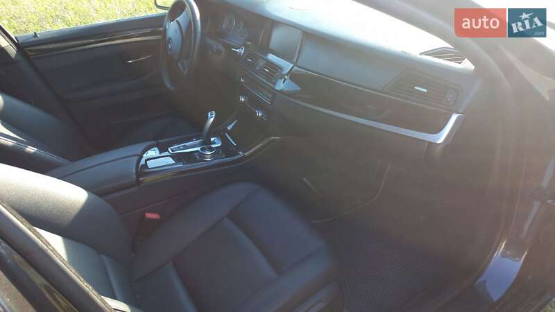 Седан BMW 5 Series 2014 в Нововолынске