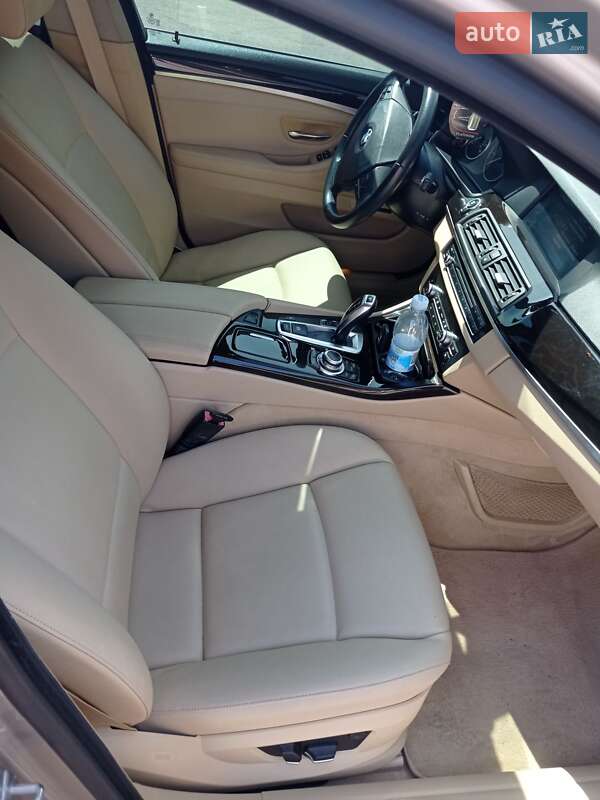 Седан BMW 5 Series 2013 в Кам'янському