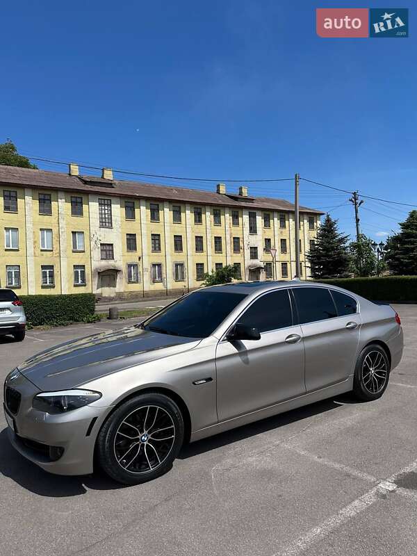 Седан BMW 5 Series 2013 в Кам'янському