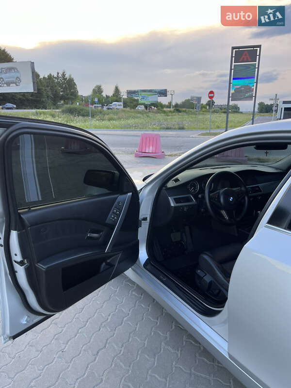 Седан BMW 5 Series 2005 в Львові