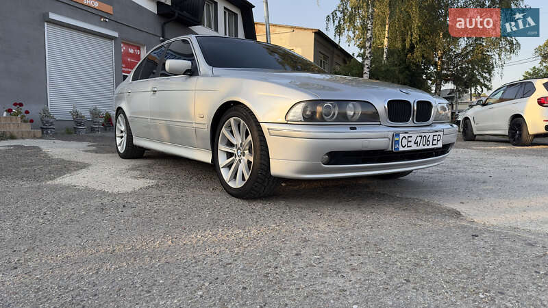 Седан BMW 5 Series 2000 в Черновцах