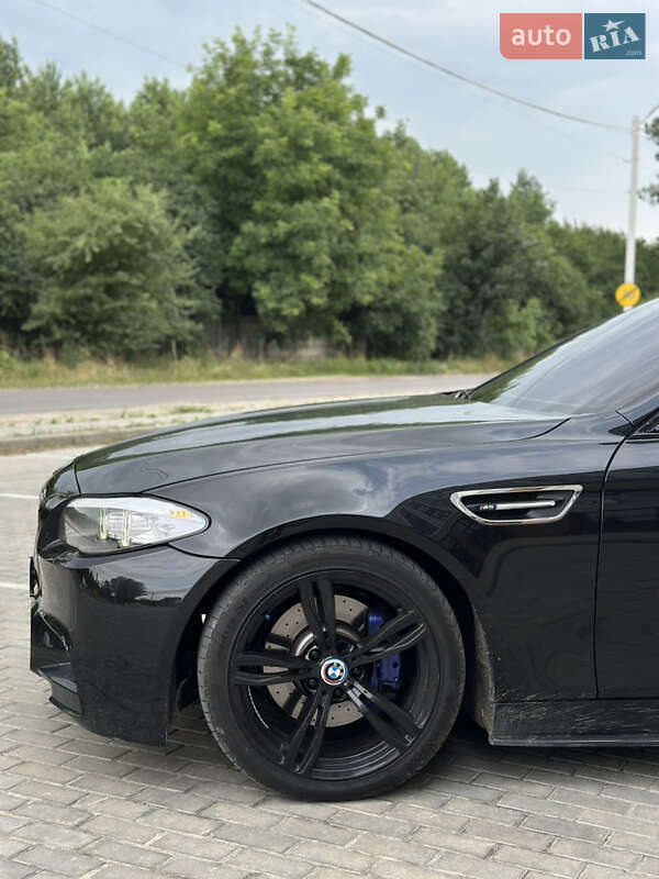 Седан BMW 5 Series 2010 в Львові