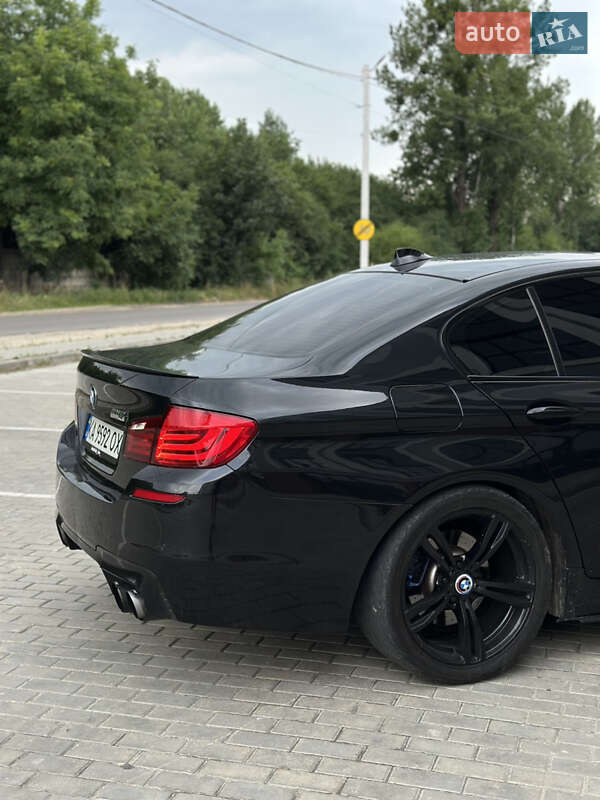 Седан BMW 5 Series 2010 в Львові