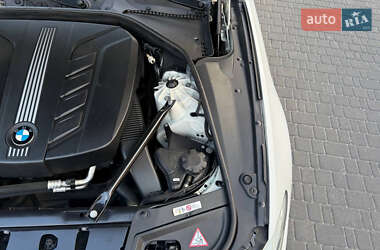 Седан BMW 5 Series 2012 в 