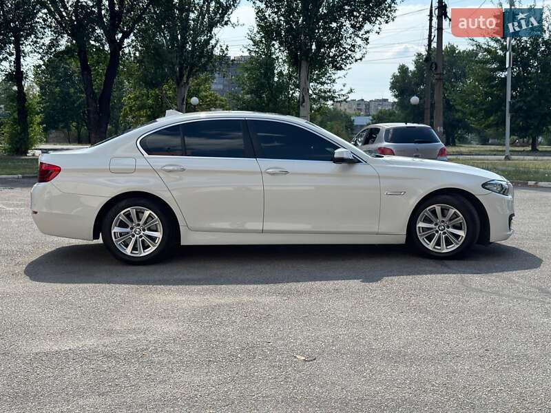 Седан BMW 5 Series 2015 в Запорожье