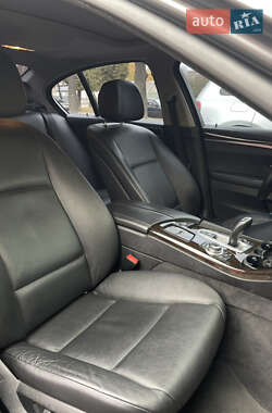 Седан BMW 5 Series 2012 в 