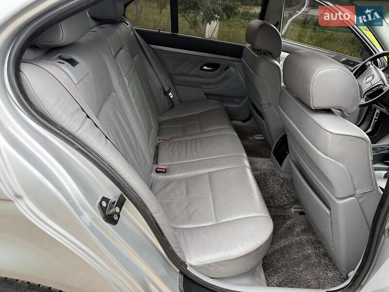 Седан BMW 5 Series 2000 в Ніжині