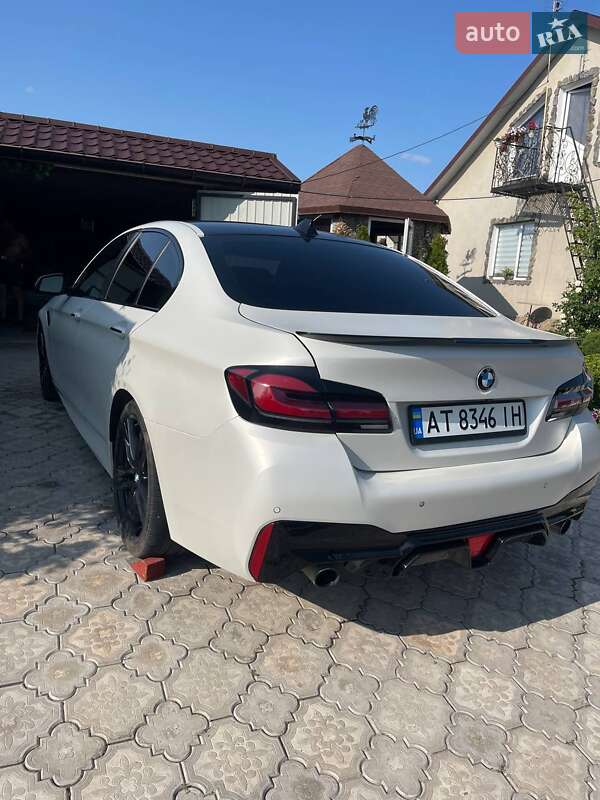 Седан BMW 5 Series 2016 в Ужгороді