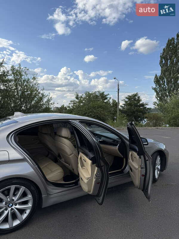 Седан BMW 5 Series 2011 в Кривому Розі фото 12 Седан BMW 5 Series 2011 в Кривому Розі