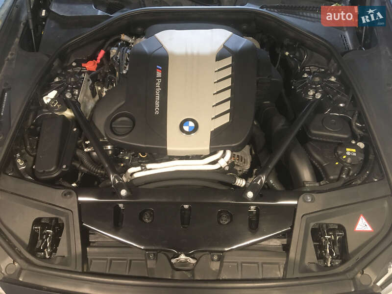 Седан BMW 5 Series 2015 в Коломые