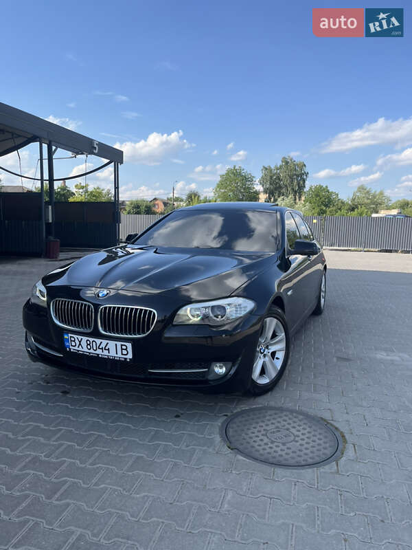 Седан BMW 5 Series 2011 в 