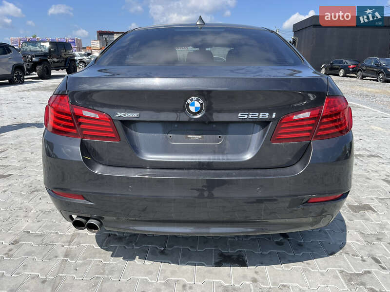 Седан BMW 5 Series 2015 в Львові