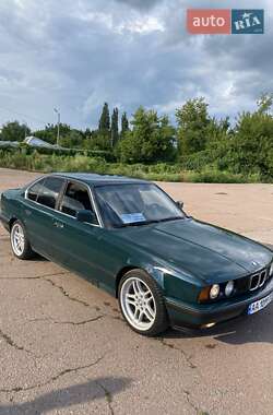Седан BMW 5 Series 1990 в Прилуках