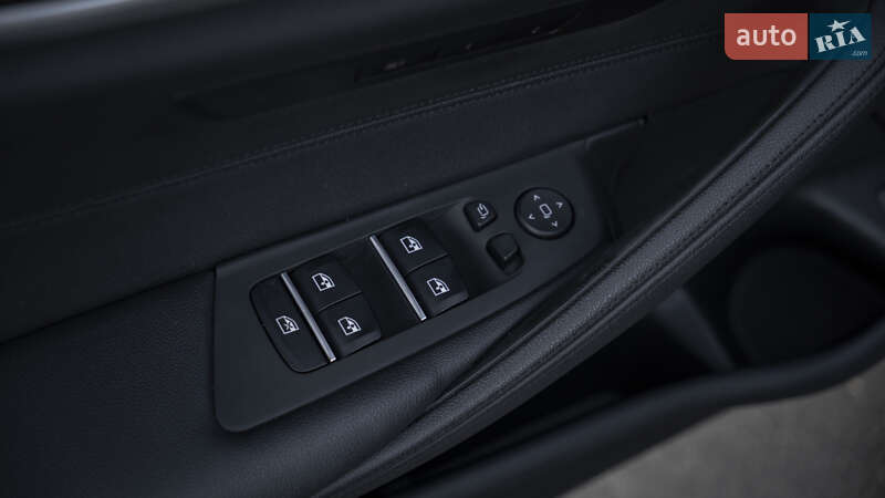 Седан BMW 5 Series 2018 в Киеве