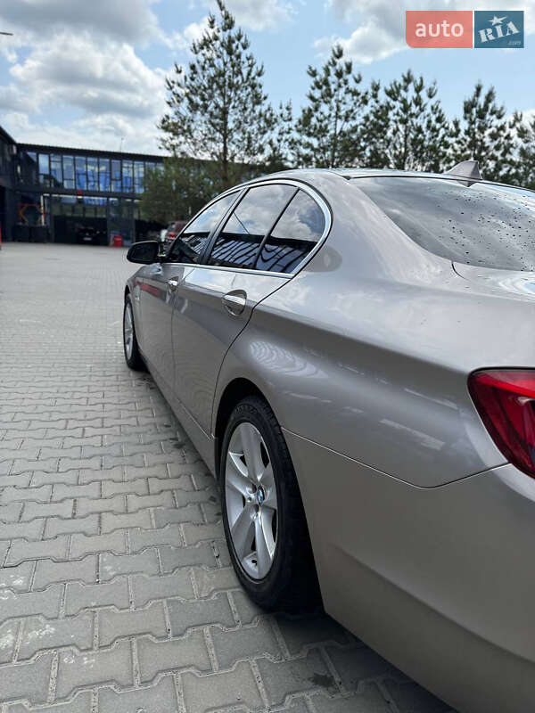 Седан BMW 5 Series 2012 в Ровно
