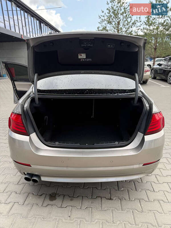 Седан BMW 5 Series 2012 в Ровно