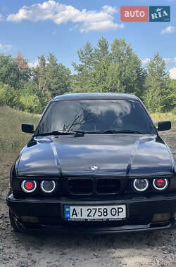 Седан BMW 5 Series 1994 в Рокитному