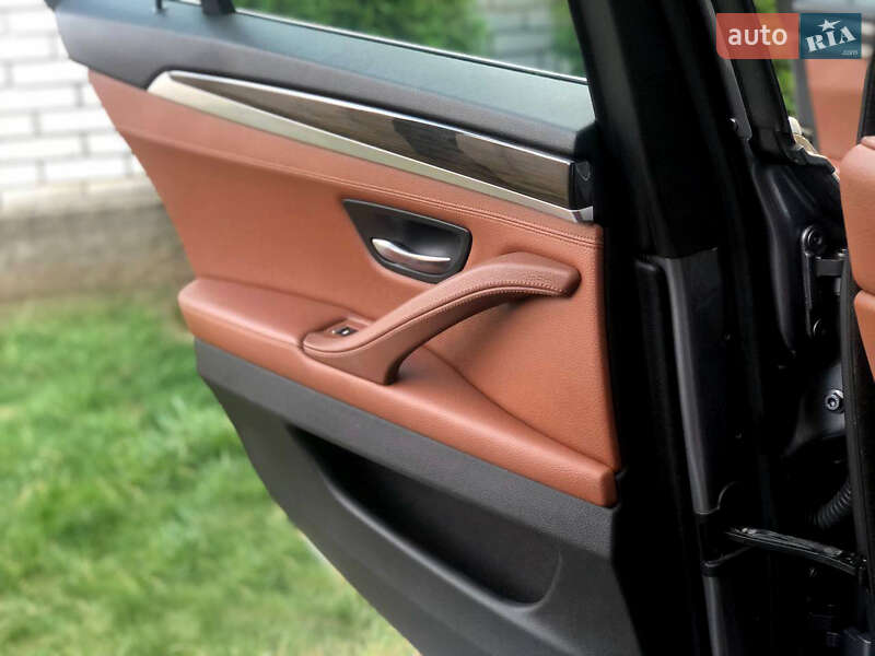 Седан BMW 5 Series 2013 в Виноградове